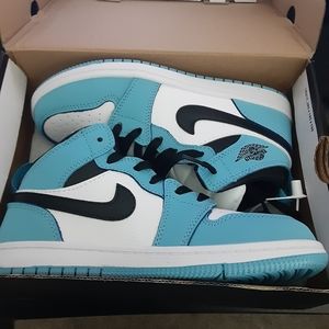 Jordan 1 unc